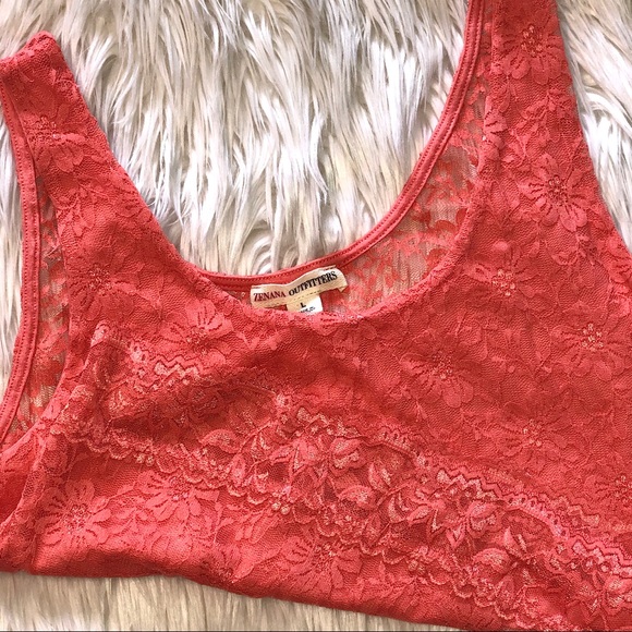 NWOT - Zenana Outfitters Lace Summer Crop Top - Picture 2 of 3